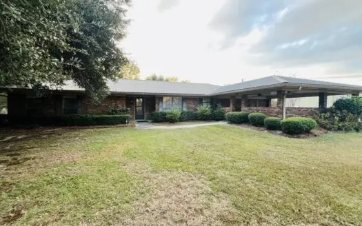 Home for Sale in Chatham, LA | House with Acreage and Shop
