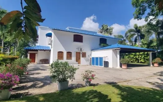 Spacious 6-Bedroom Villa with Private Pool In Playa Blanca