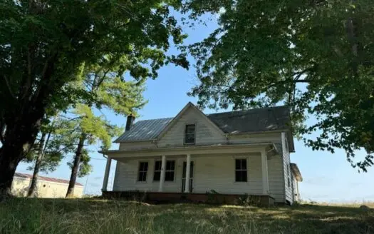 1900’s Fixer Upper Farmhouse on .76 acres in Greeneville, TN