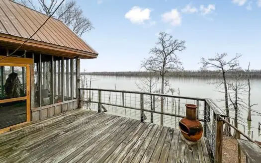 Lake Mary Cabin in Woodville, Mississippi