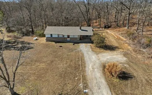 Spacious Home in Gainesville, MO