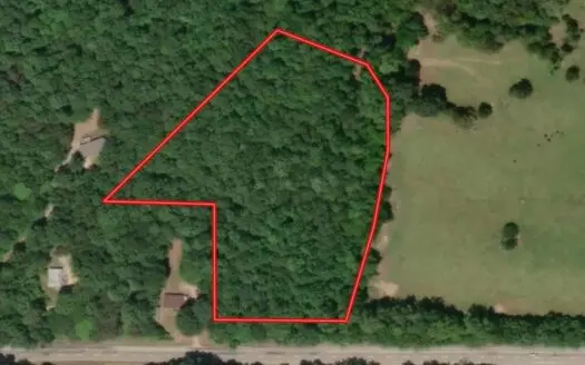 Prospect Perch: Secluded Hardwood Haven Near Farmville, VA