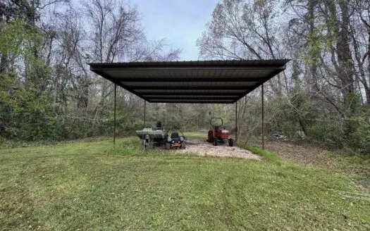 146 A Cloverdale Rd Near Natchez MS Quiet Home on 7.22 Acres