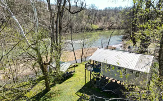 Spring River Cabin For Sale in Ravenden Arkansas