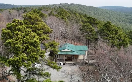 Cabin off grid in SE Oklahoma Mountains,