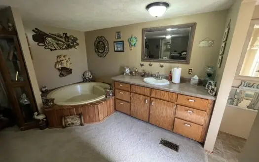 Tennessee Country Living on 13.74 Acres – Creekfront Property!