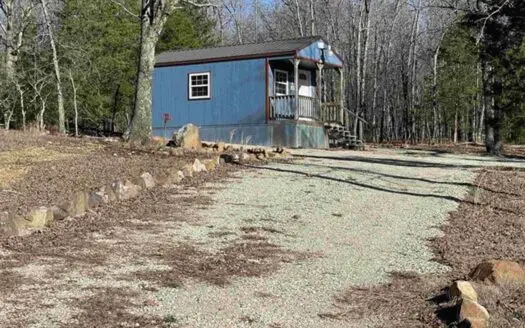 Cabin in the Ozarks with 2.43 ac for sale Ash FLat, AR