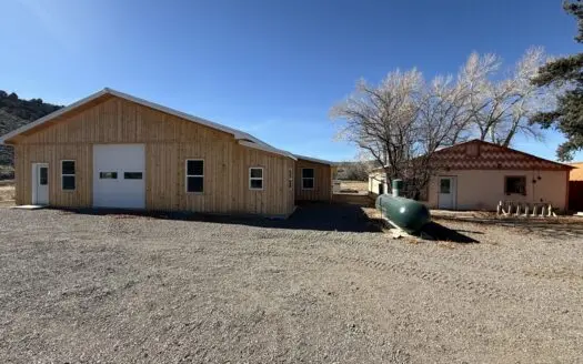 Mountain cabin with additional guest house near Los Pinos