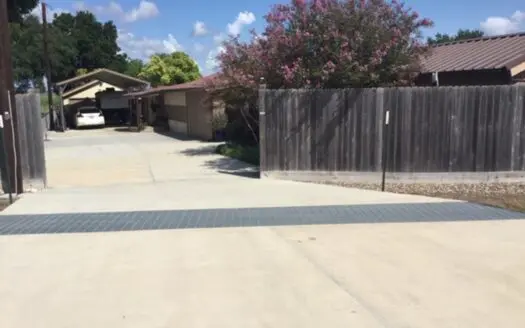 Living the Life on the Lake at 202 Lakeview, Lake City, Texas