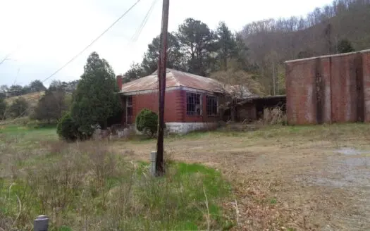 2.9 Acres w/ Abandon Schoolhouse in Hancock County
