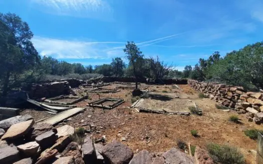 REMOTE Northern AZ off grid 160 ACRES old Homestead property