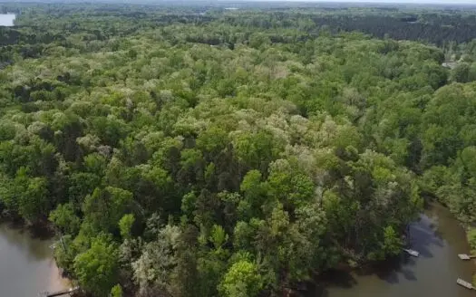 Mooresville Mystique: Your Private 3-Acre Kerr Lake Retreat