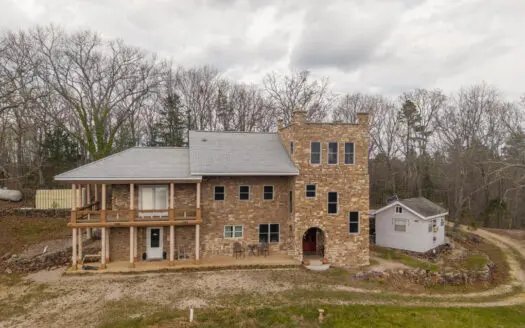 Castle for sale in the Missouri Ozarks | Shannon County