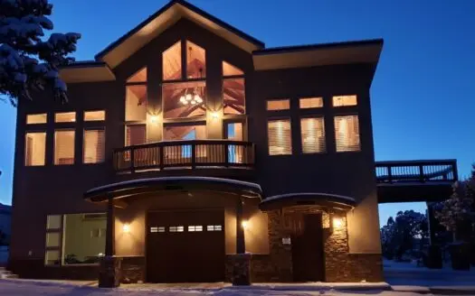 Luxury Home With Acreage For Sale in Montrose, Colorado