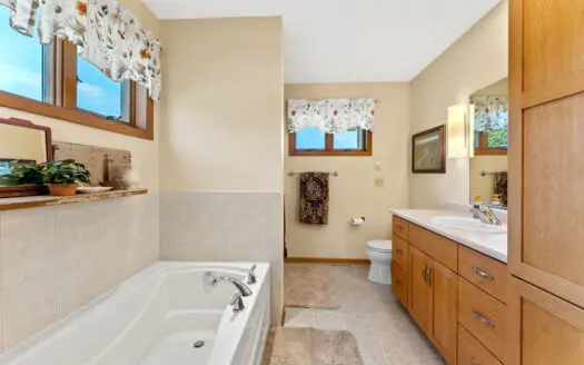 Country Living in Prairie du Sac, WI on 44 Stunning Acres