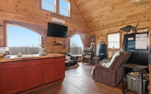 Missouri Ozarks Cabin for Sale | 28.8 Acres | Highway Frontage
