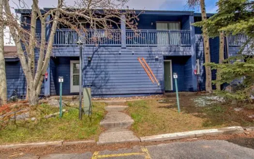 Amazing 3 BR townhome 5 minutes to Keystone Colorado