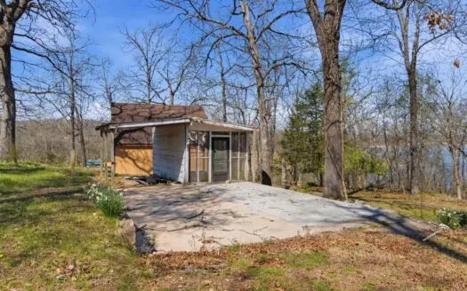 2 Homes on Bull Shoals Lake in Protem, MO