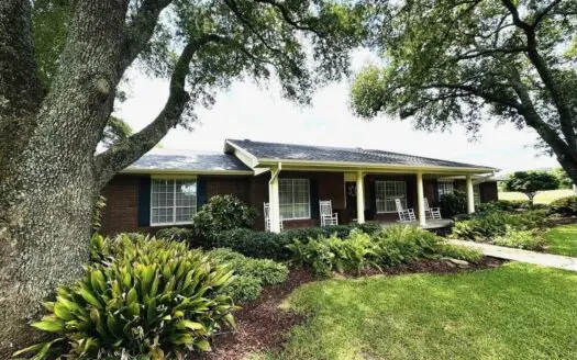 Gillsburg MS Farmhouse Estate on 12.79 Acres