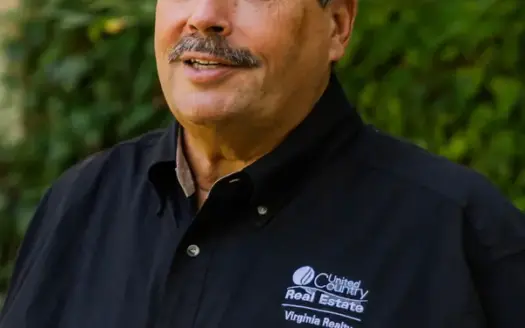 agent profile picture for Bill Baker on recreational properties website