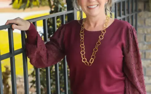 agent profile picture for Carmen Beasley on recreational properties website