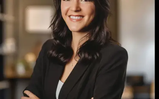 agent profile picture for Elie Maberry on recreational properties website