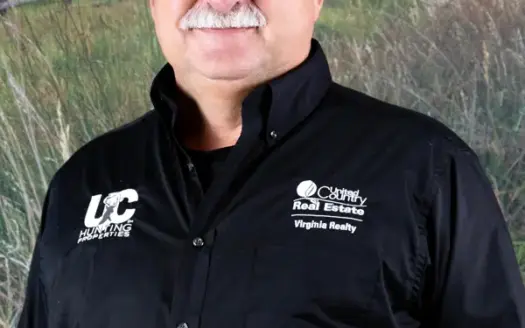 agent profile picture for Marcus Gilbert on recreational properties website
