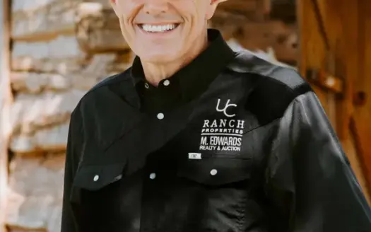 agent profile picture for Monty Edwards on recreational properties website