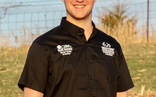agent profile picture for Ryan Barner on recreational properties website