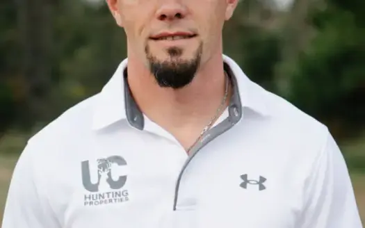 agent profile picture for Ty Cumley on recreational properties website