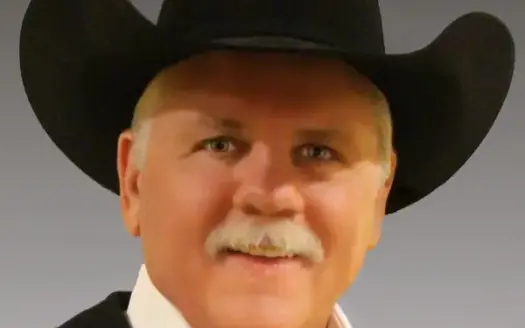 agent profile picture for Von Box on recreational properties website