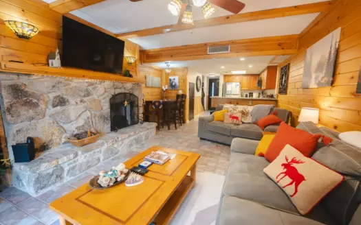 Condo for sale in Gatlinburg Tennessee!  Mountain Vacation Rental