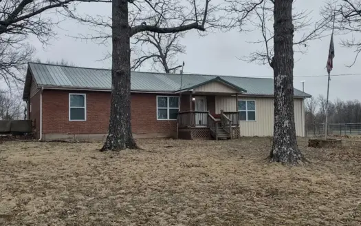 NEW PRICE on Wright County Mo. Hunting Paradise with Country Home