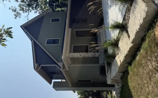 New Waterfront Home With 85′ SHORELINE W/Dock At Sun Valley Lake