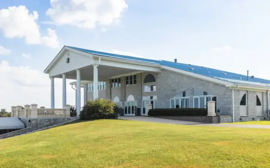 Versatile Luxury Property for Sale in North Central Arkansas