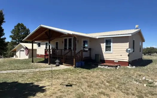 Gorgeous Home located in Fort Heron Preserve with fishing rights