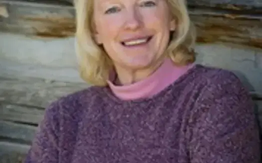 agent profile picture for Theresa Lunn on recreational properties website