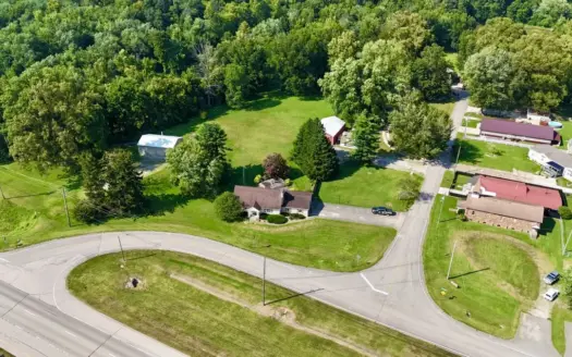 Country Home & 30+ Acres Newburgh, IN Hunting, Fishing & Trails