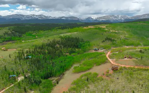 Horses welcome in SIlverheels Ranch Fairplay