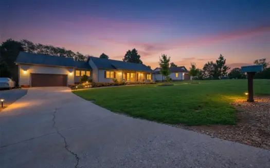 Renovated 3 Bed 2 Bath with LAKE HICKORY ACCESS and DEEDED DOCK!