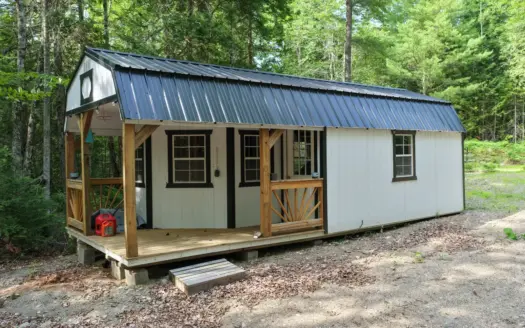 Off-Grid Lakefront Cabin in Maine