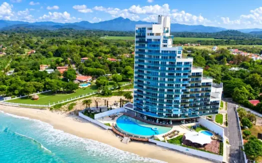 2 Bedroom Oceanfront Condo at Ocean Waves, Nueva Gorgona