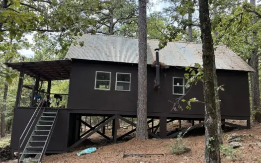 Cabin near public land Leflore County Oklahoma