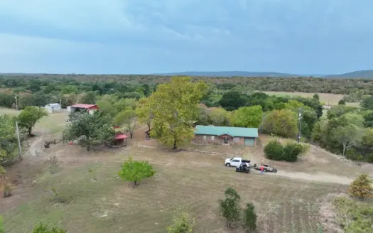 Outdoorsman’s Paradise In Southeast Oklahoma