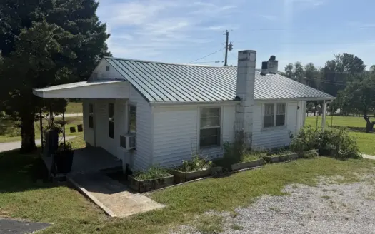 Home and Shops in Albany, Kentucky