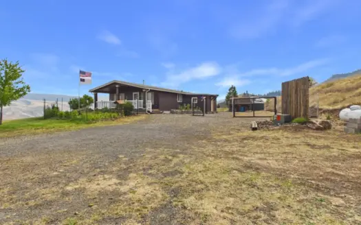 Home with large greenhouse on 20 Acres near the Salmon River