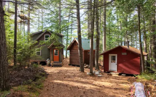 Beautiful Off-Grid Lakefront Cabin with A Private Beach
