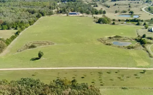 32.79 ± Acre Hobby Farm with Ponds for Sale Near Salem, MO