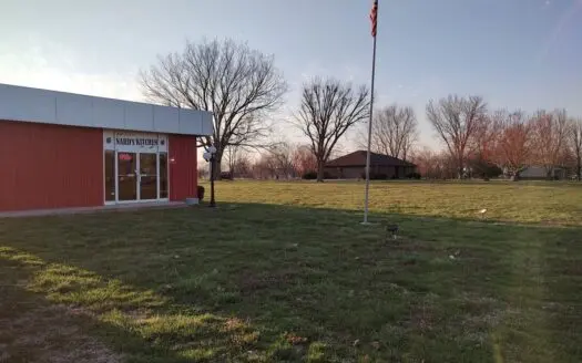 Local Hometown Restaurant Located Close to Stockton Lake