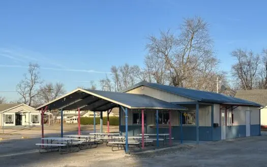 Endless opportunity awaits at 1002 S Cross St in Robinson IL